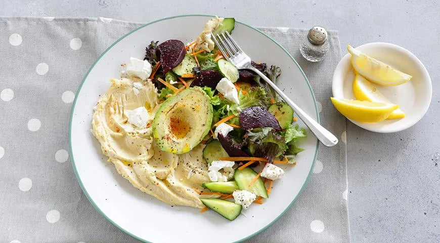 Beetroot Salad with Avocado and Hummus - Walfosbrand.com
