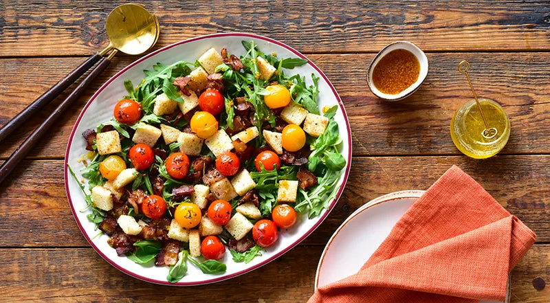 Green Salad with Bacon and Quick-Fried Tomatoes - Walfosbrand.com