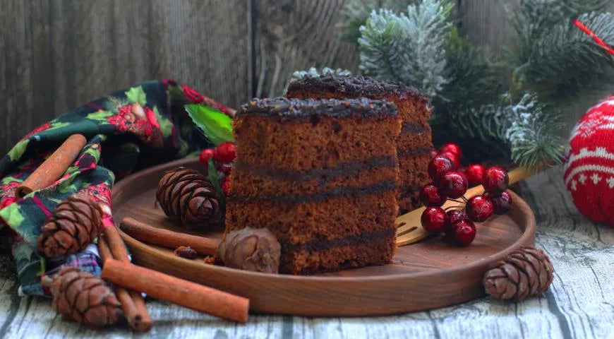 Moist Honey Gingerbread with Chocolate Glaze and Jam - Walfosbrand.com