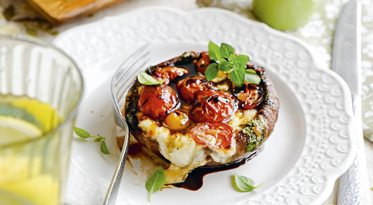 Stuffed Portobello Mushrooms with Mozzarella and Tomatoes (Caprese-Style) - Walfosbrand.com