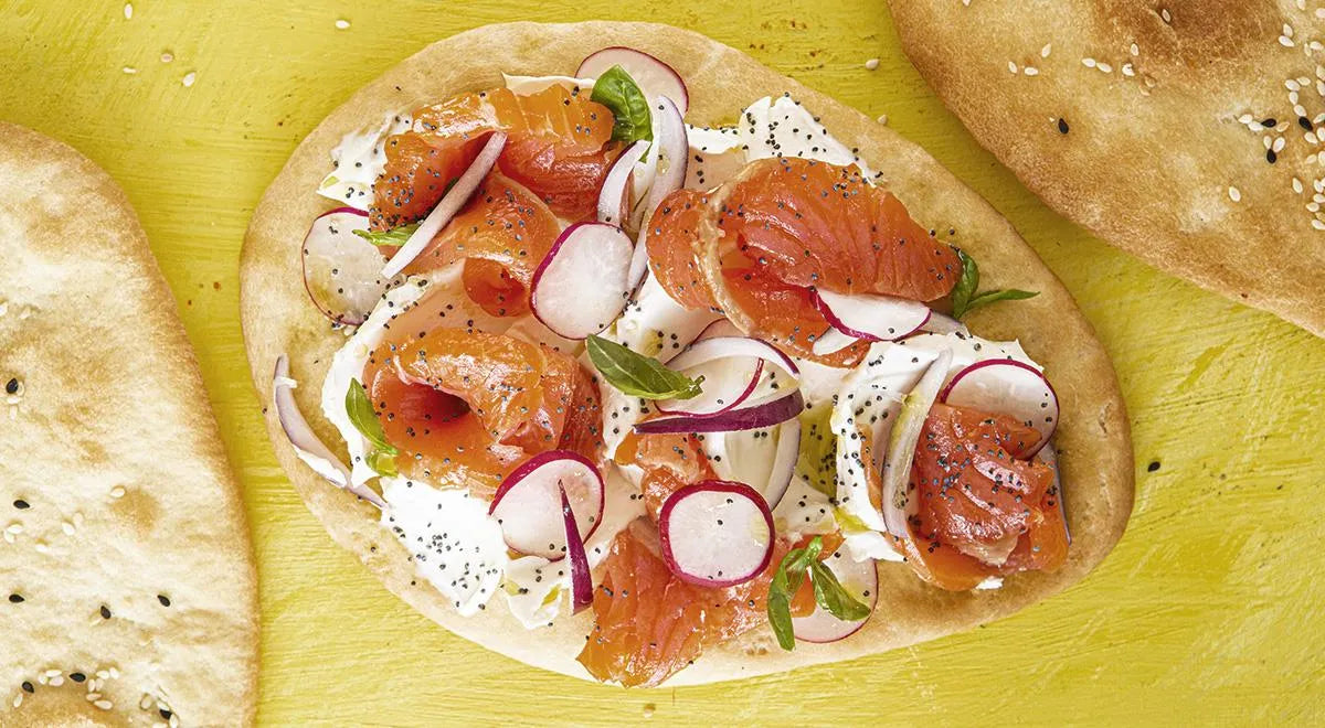 Lebepshka s lososem i tvorozhnym syrom (Flatbread with Salmon and Cream Cheese) - Walfosbrand.com