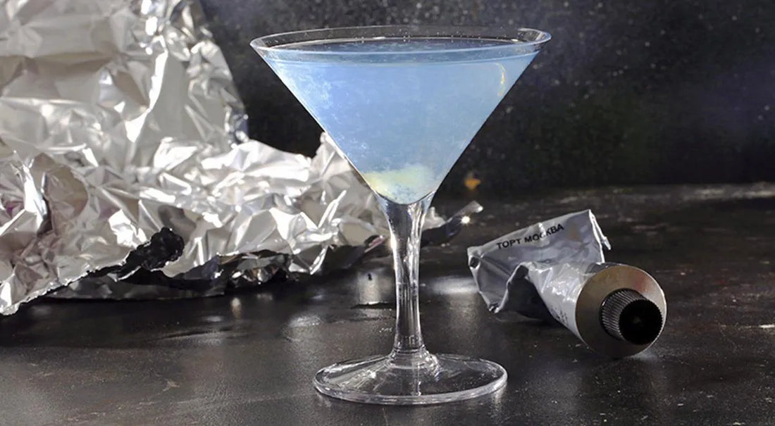 Moonlight Cocktail with Blue Gin and Martini - Walfosbrand.com