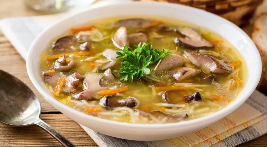 Quick Mushroom Soup with Champignons and Porcini - Walfosbrand.com
