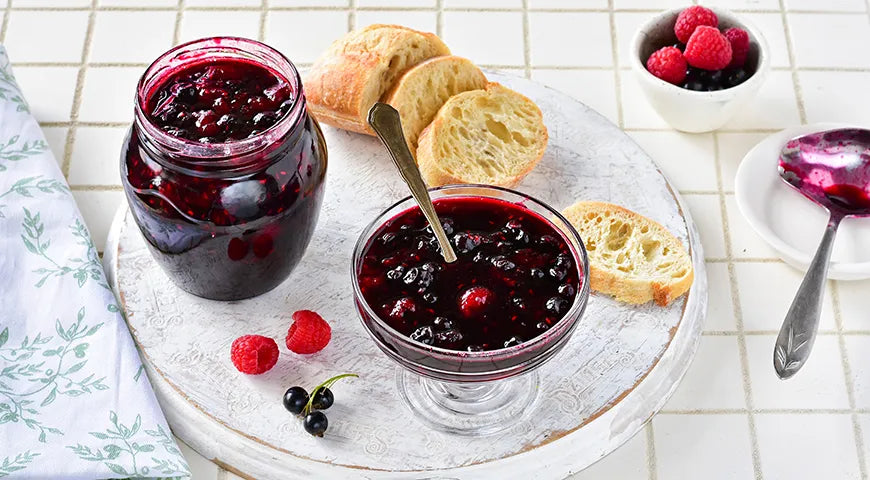 Blackcurrant and Raspberry Jam: A Russian Summer Preserve - Walfosbrand.com