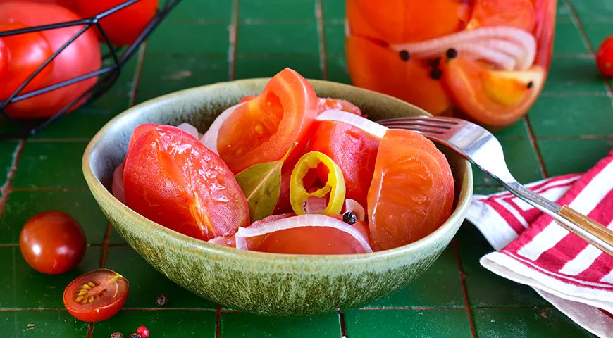 Tomato Slices with Onion for Winter (Zesty Pickled Tomatoes) - Walfosbrand.com