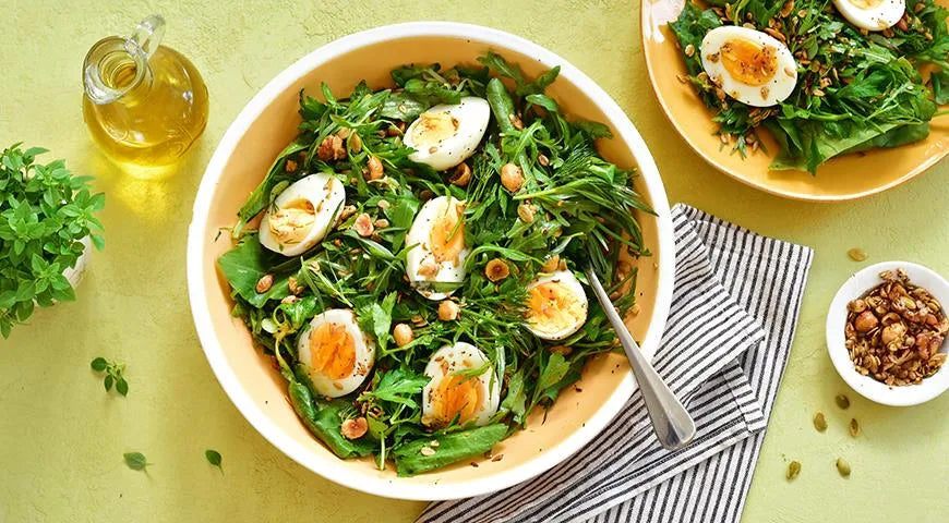 Garden Greens Salad with Egg and Spiced Nut Mix - Walfosbrand.com