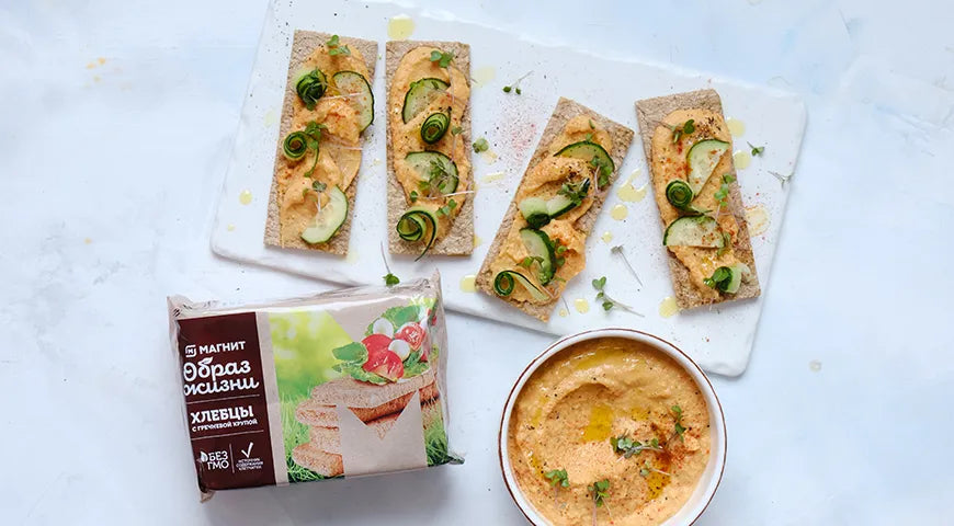 Roasted Vegetable Hummus Toasts - Walfosbrand.com