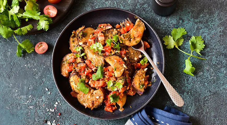 Eggplant with Tomatoes and Garlic: A Rustic Skillet Delight - Walfosbrand.com