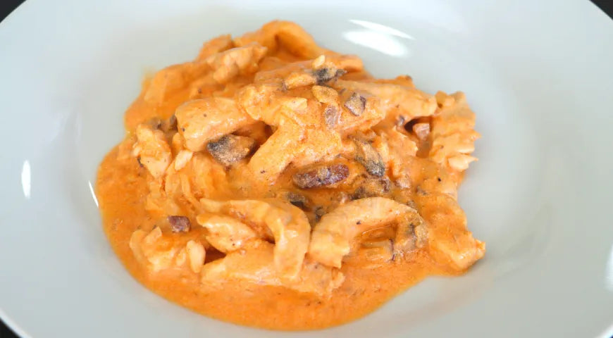 The Most Tender and Flavorful Chicken Breast in Cream Sauce: A Russian Masterpiece - Walfosbrand.com
