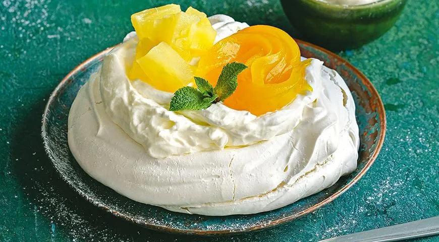 Pavlova Pastries with Mango and Pineapple - Walfosbrand.com