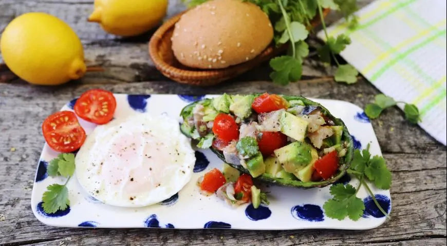 Avocado and Poached Egg Salad - Walfosbrand.com
