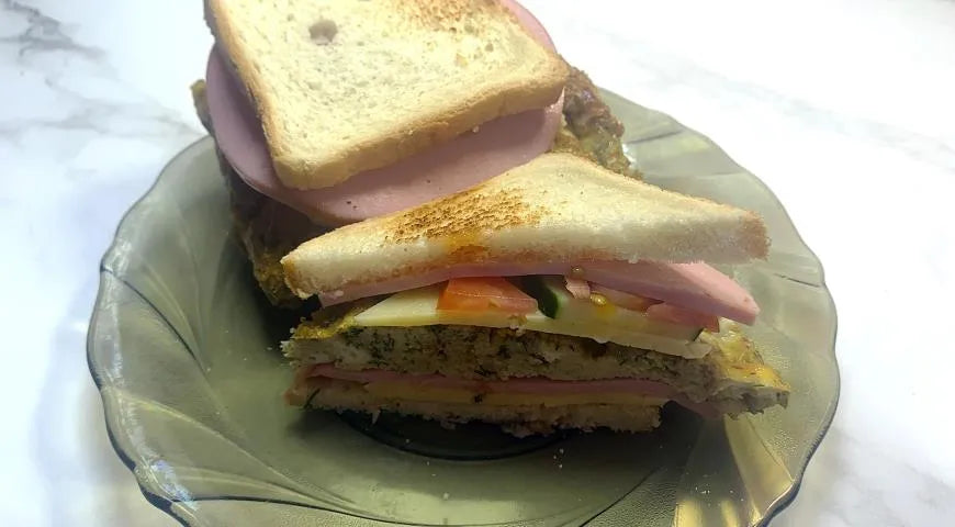 Baked Omelette Sandwiches: A Hearty Russian-Inspired Breakfast Masterpiece - Walfosbrand.com
