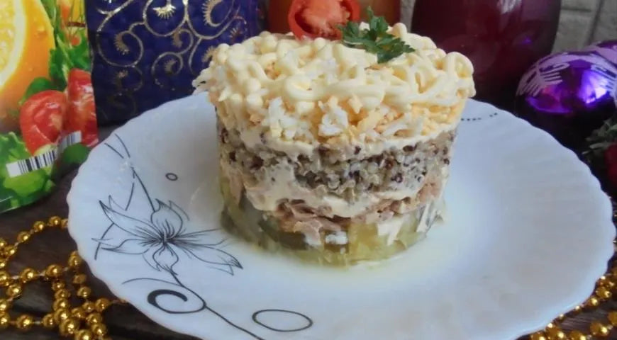 Quinoa and Tuna Salad with a Touch of Elegance - Walfosbrand.com