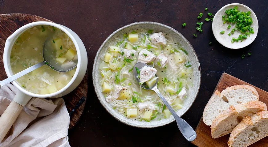 Hearty Chicken Noodle Soup with Potatoes (Куриный суп с вермишелью и картошкой) - Walfosbrand.com