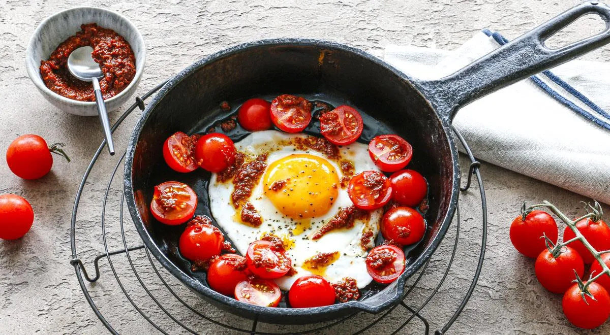 Sunny-Side Up Egg with Cherry Tomatoes and Adjika - Walfosbrand.com