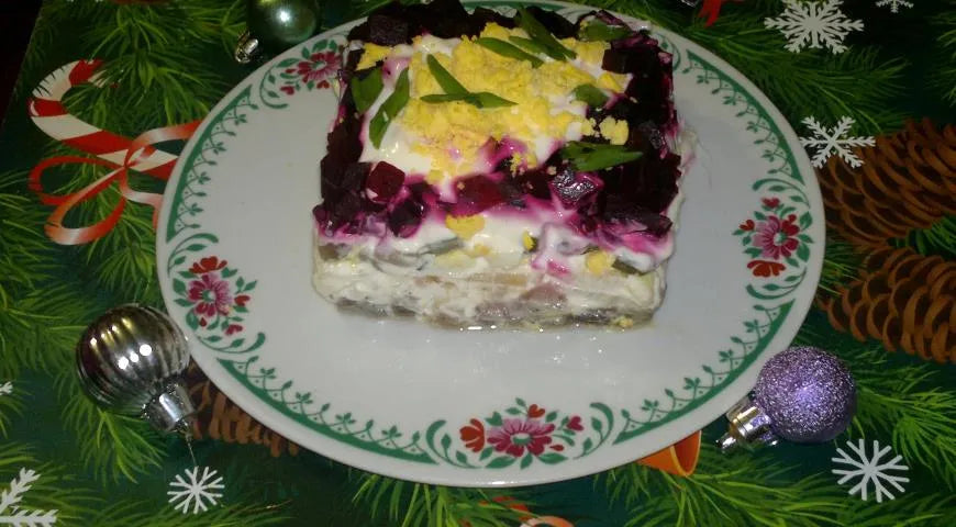 Herring Under a Downy Blanket (Polish Śledź pod Pierzynką) - Walfosbrand.com