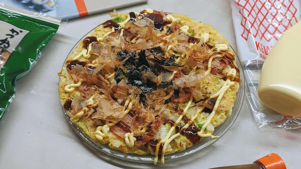 Okonomiyaki, the Japanese omelet