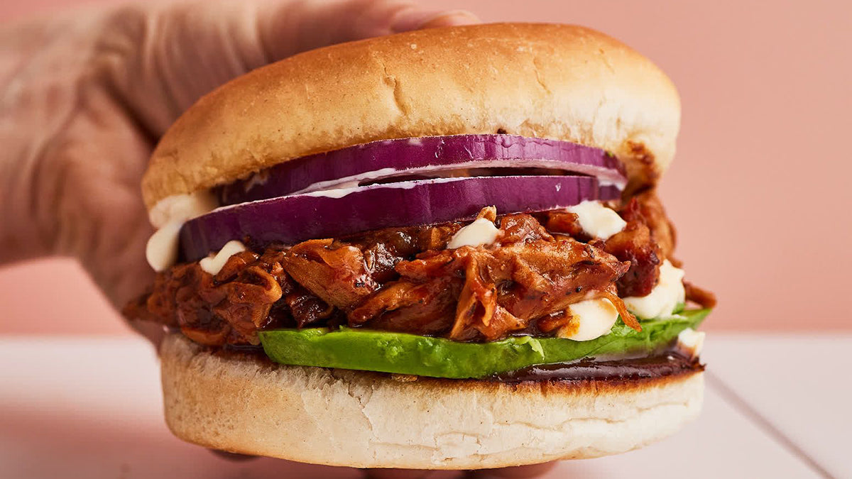 Vegan pulled pork with Heura