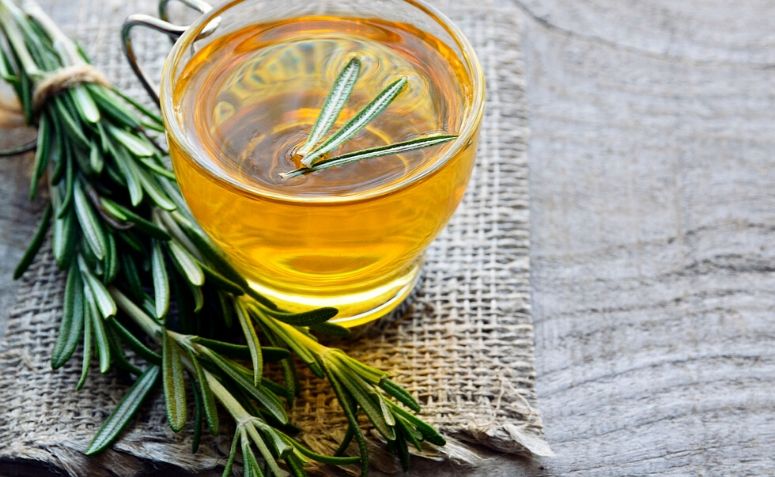 7 rosemary tea recipes to explore the full potential of this beverage. - Walfosbrand.com