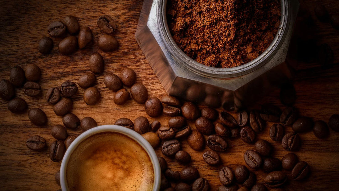 We tell you why this is the best electric coffee grinder to start the day with a good cup of coffee.
