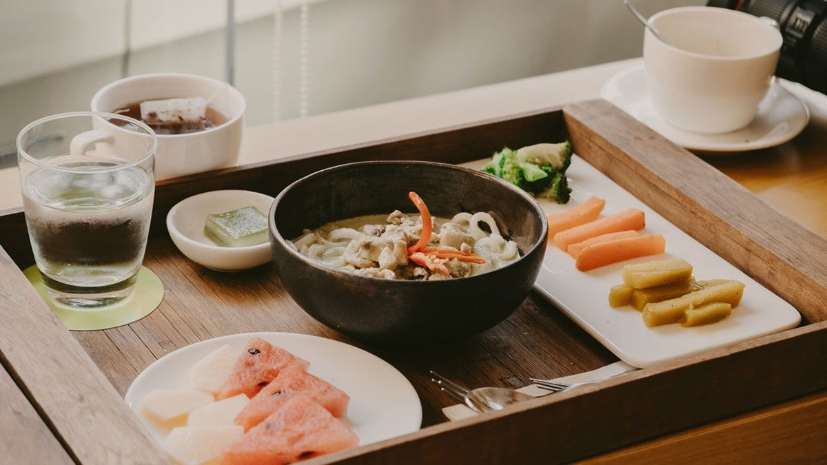 Terrace Dinners: Kitchen Trays for Transporting Food