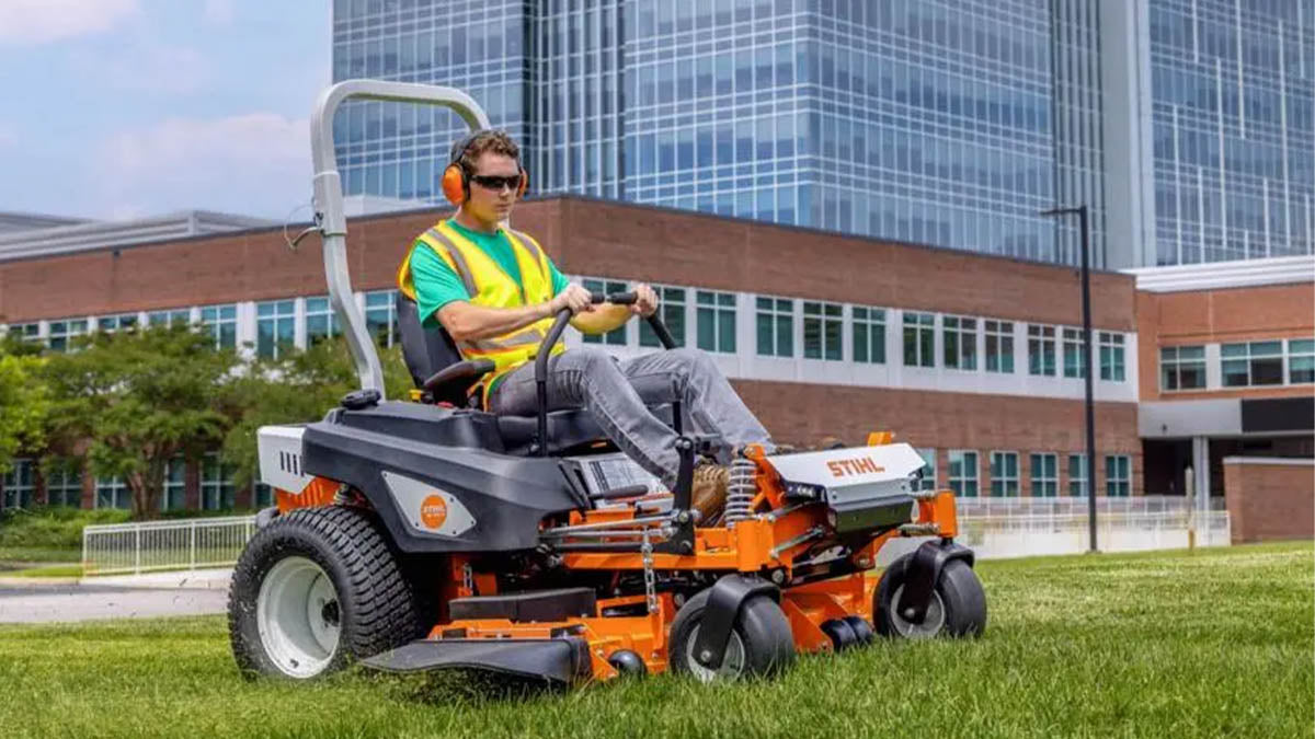 Best Zero Turn Mower - Grand Goldman
