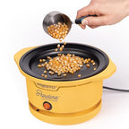 Presto 05206 Showtime Gourmet Oil Popcorn Popper - 9 filiżanek, wbudowana miska do serwowania, kompaktowa konstrukcja, ceramiczna powłoka zapobiegająca przywieraniu, bez PFAS, żółty