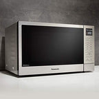 Panasonic NN-SN68KS Kompaktowy Kuchenka Mikrofalowa o Mocy 1200 W, Gotowanie z Czujnikiem, Przycisk Popcornu, Szybkie 30 Sekund i Turbo Rozmrażanie, 1.2 cu.ft, Stal Nierdzewna