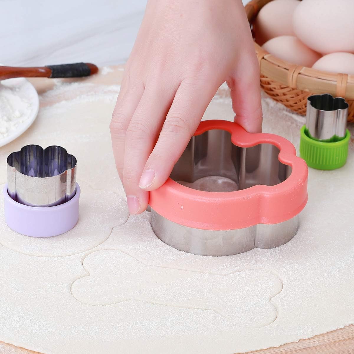 Dog Cookie Cutter Set - Dog Bone and Dog Paw Print Cookie Mold for Homemade Treats - Stainless Steel Cookie Cutter molds for Kids Suitable for Cakes and Cookies (Assorted Sizes)