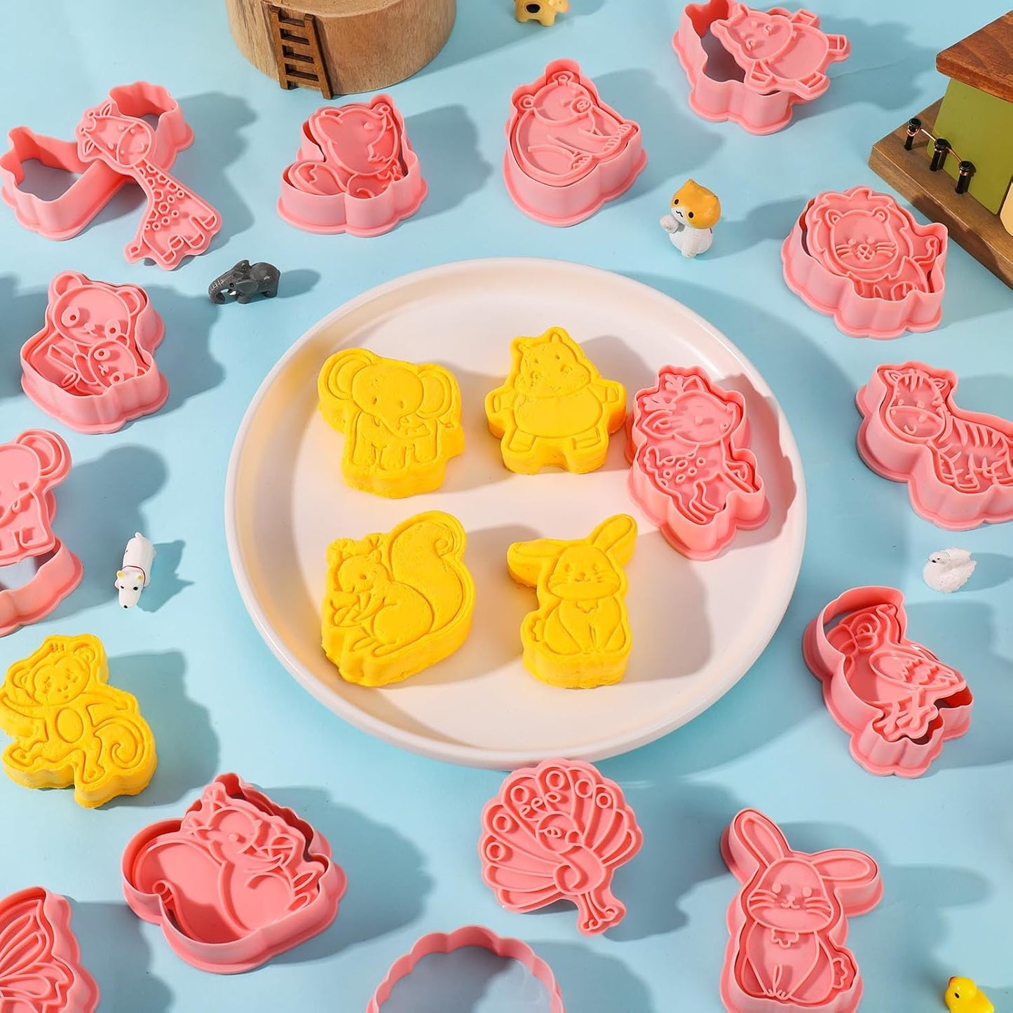 Jspupifip 16 Pack Animal Cookie Cutters Set,3D Cookie Plunger Stamps Jungle Safari Animal Zoo Circus DIY Press Molds Baby Shower Cracker Cutters Birthday Party Baking Supplies Clay Biscuit Molds
