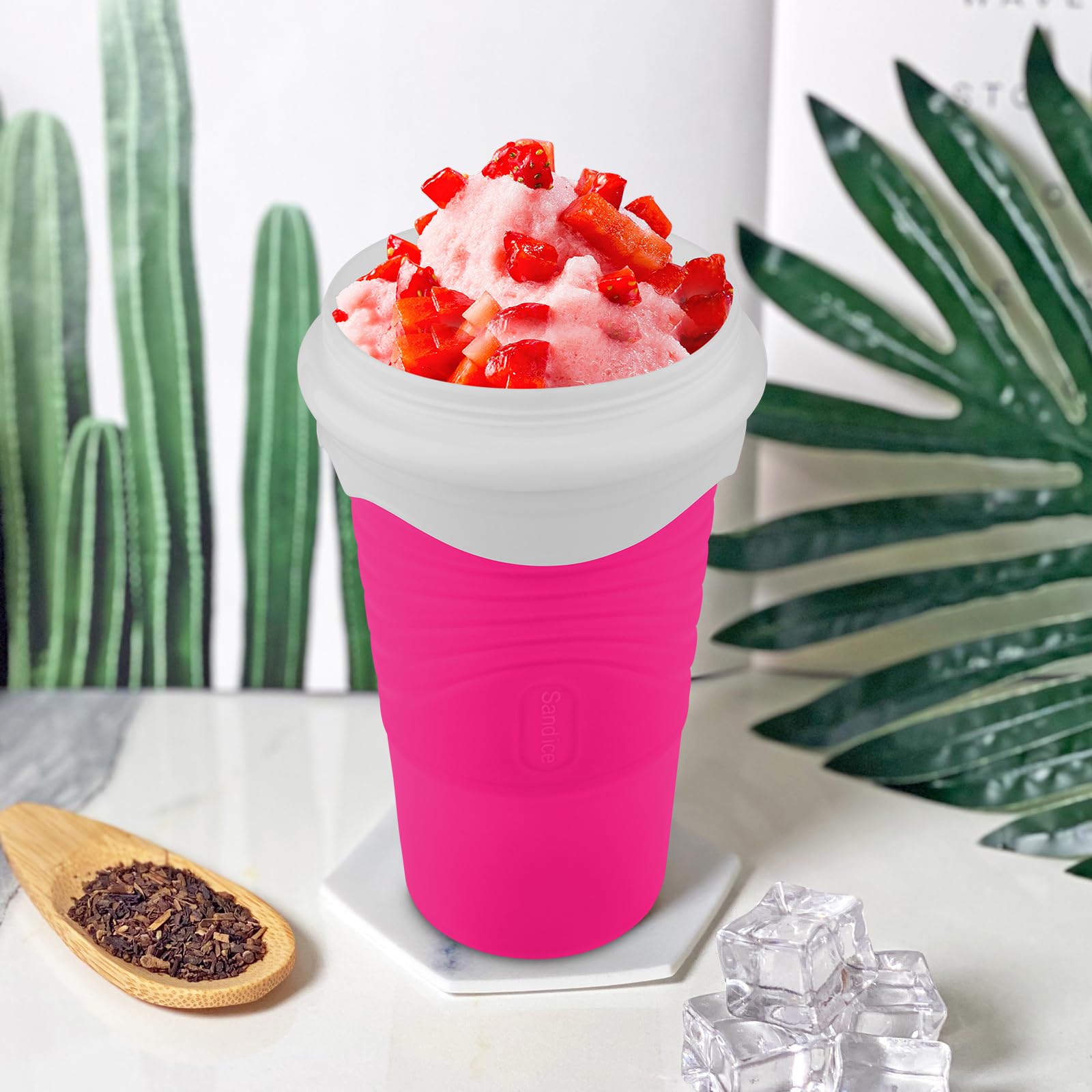Slushie Maker Cup, DIY Magic Slushy Maker Squeeze Cup, Portable Smoothie Squeeze Cup for Juices, Milk and Ice Cream Make, Double Layers Silica Cup with Lid & Straw for Friends, Family Gifts (Pink)