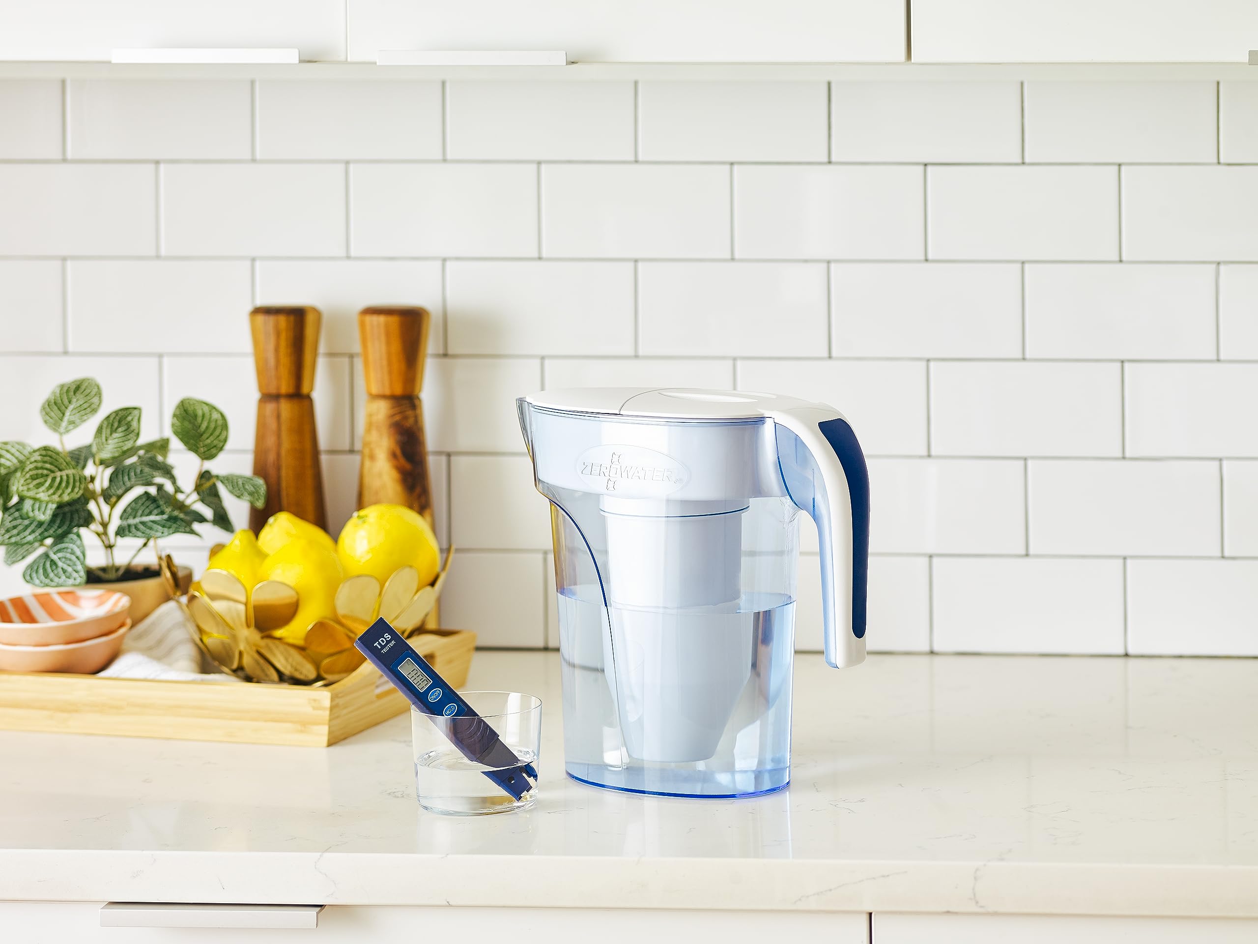 Dzbanek filtrujący wodę ZeroWater 7-Cup Ready-Pour 5-Stage z 5-stopniowym filtrem wody 0 TDS – certyfikowany przez IAPMO w celu redukcji ołowiu, chromu i PFOA/PFOS