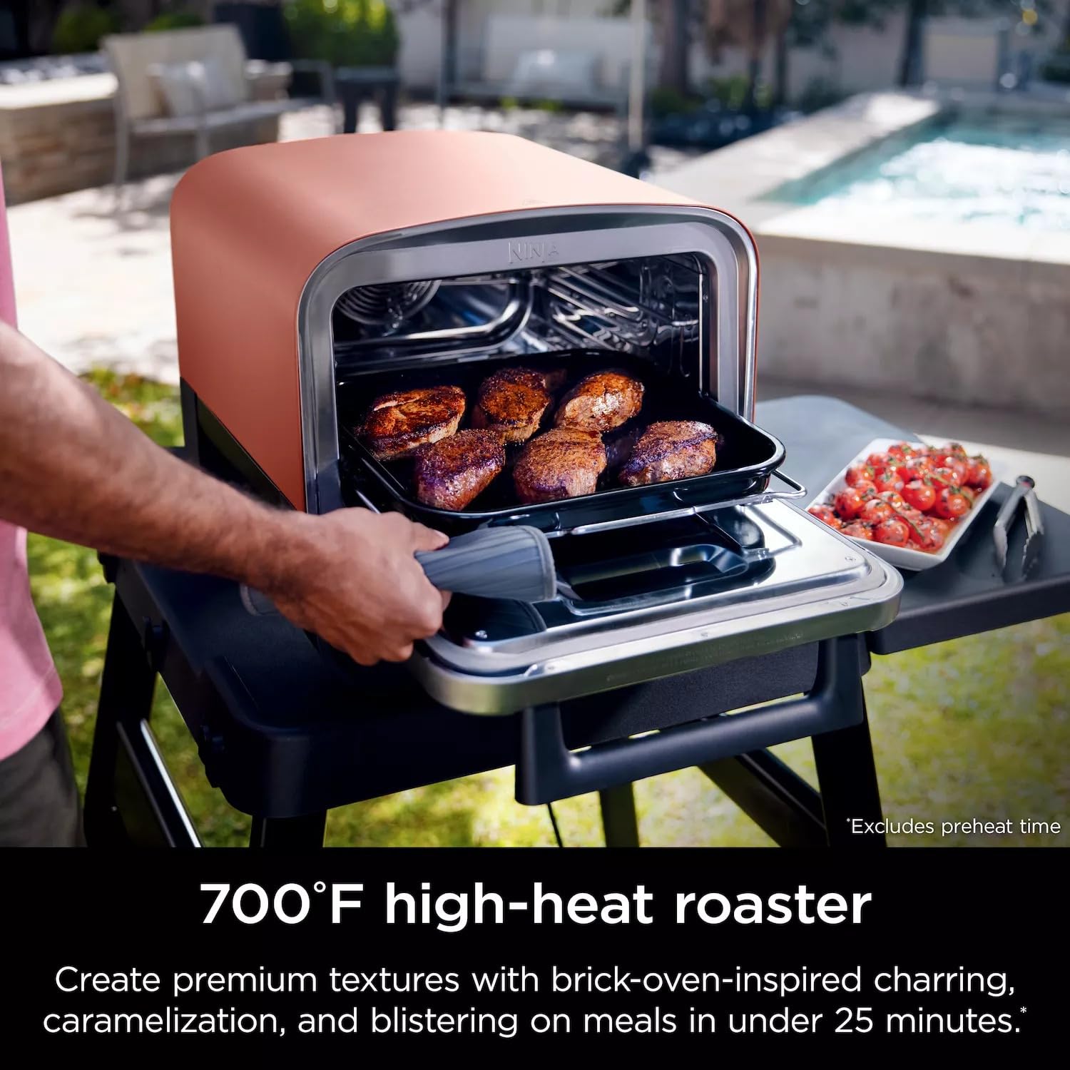 Ninja Woodfire Outdoor Pizza Oven, 8 w 1 przenośny elektryczny piec do pieczenia, nagrzewa się do 700°F, 5 ustawień pizzy Artisan, zintegrowana skrzynia do wędzenia BBQ, zawiera aromatyzowane peletki drzewne, czerwony (odnowiony)