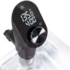 Комплект Greater Goods Pro Sous Vide — потужна та точна плита Sous Vide потужністю 1100 Вт і преміальний пластиковий контейнер із решіткою, кришкою та неопреновим чохлом для Sous Vide | Розроблено в Сент-Луїсі