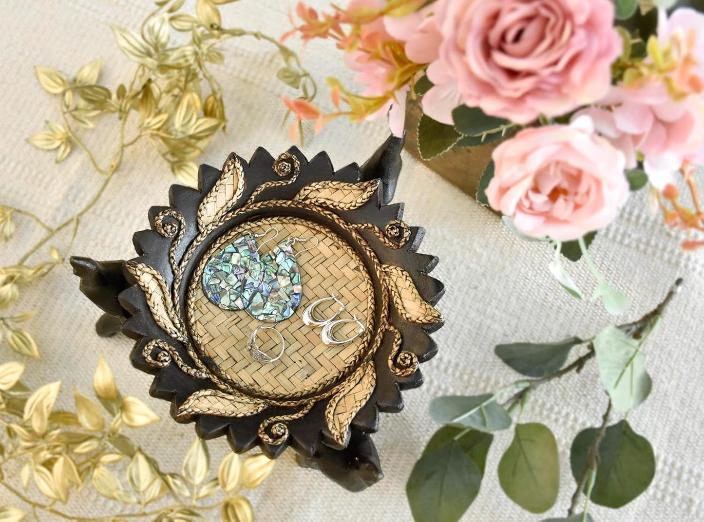 AeraVida Wooden Tray Rejoicing Elephant Leaves Carved Design Round Rain Tree Wood Home Decor Accent with Woven Straw Base 6.5 Inch Gift Display Bowl