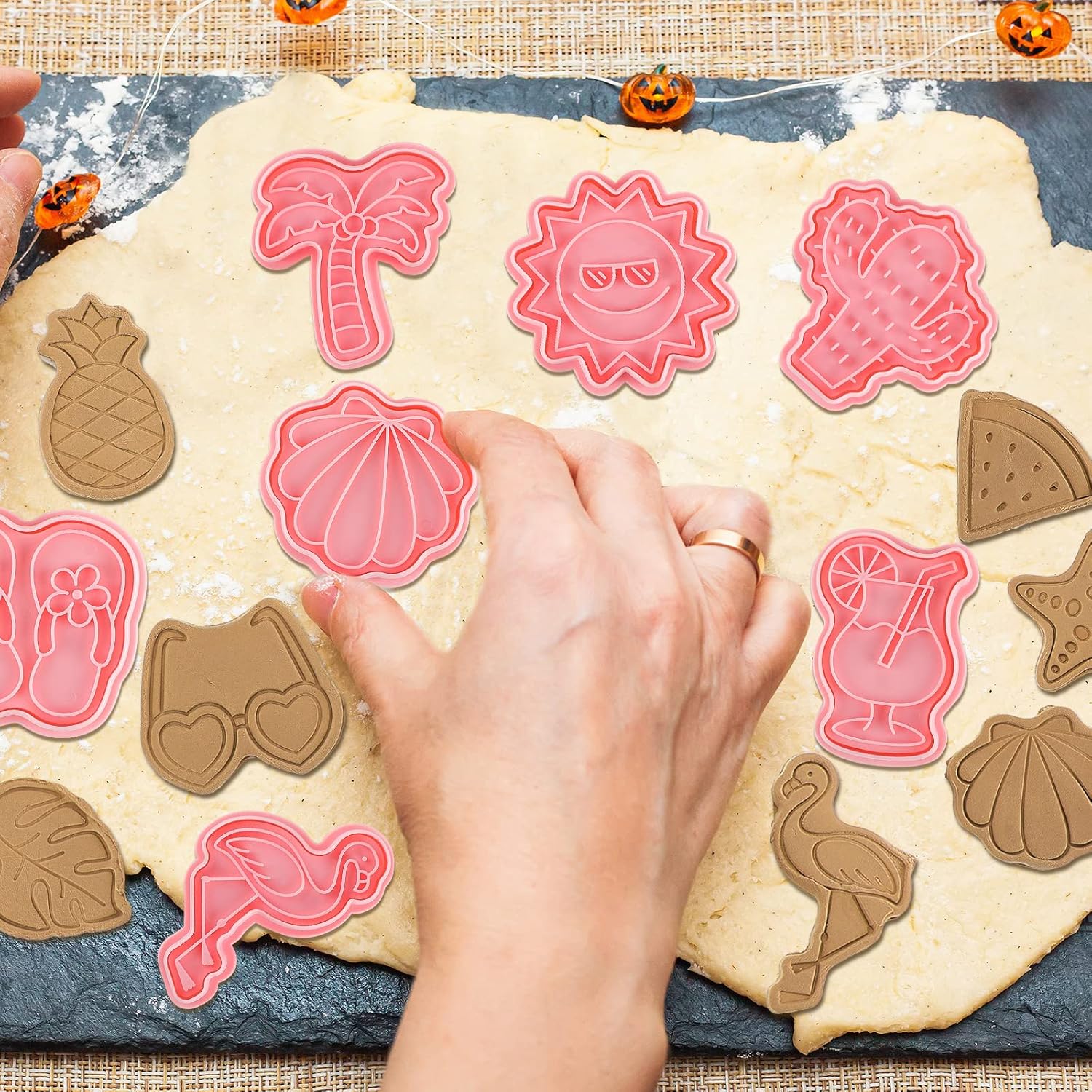 16 Pcs Summer Beach Cookie Cutters with Plunger Stamps Set Tropical Cookie Molds Beach Party Supplies Biscuit Fondant Cutters, Pineapple Flamingo Palm Tree Starfish Seashell Sunglasses Ice Cream
