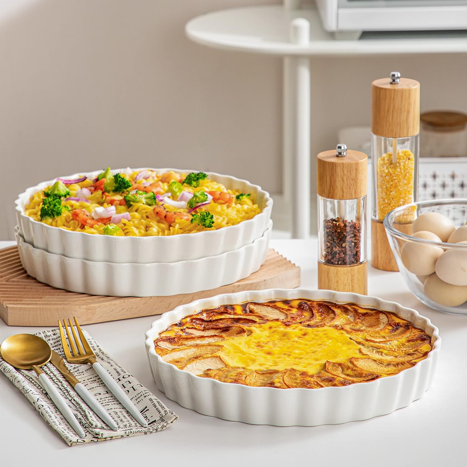 LOVECASA Porcelain Quiche Baking Dish,10 Inch Reusable Pie Pan Quiche Pan, Non-Stick Round Pie Dish, Tart Pan with Ruffled Edge,Pie Pan for Pies | Microwave,Dishwasher,and Oven Safe (White)