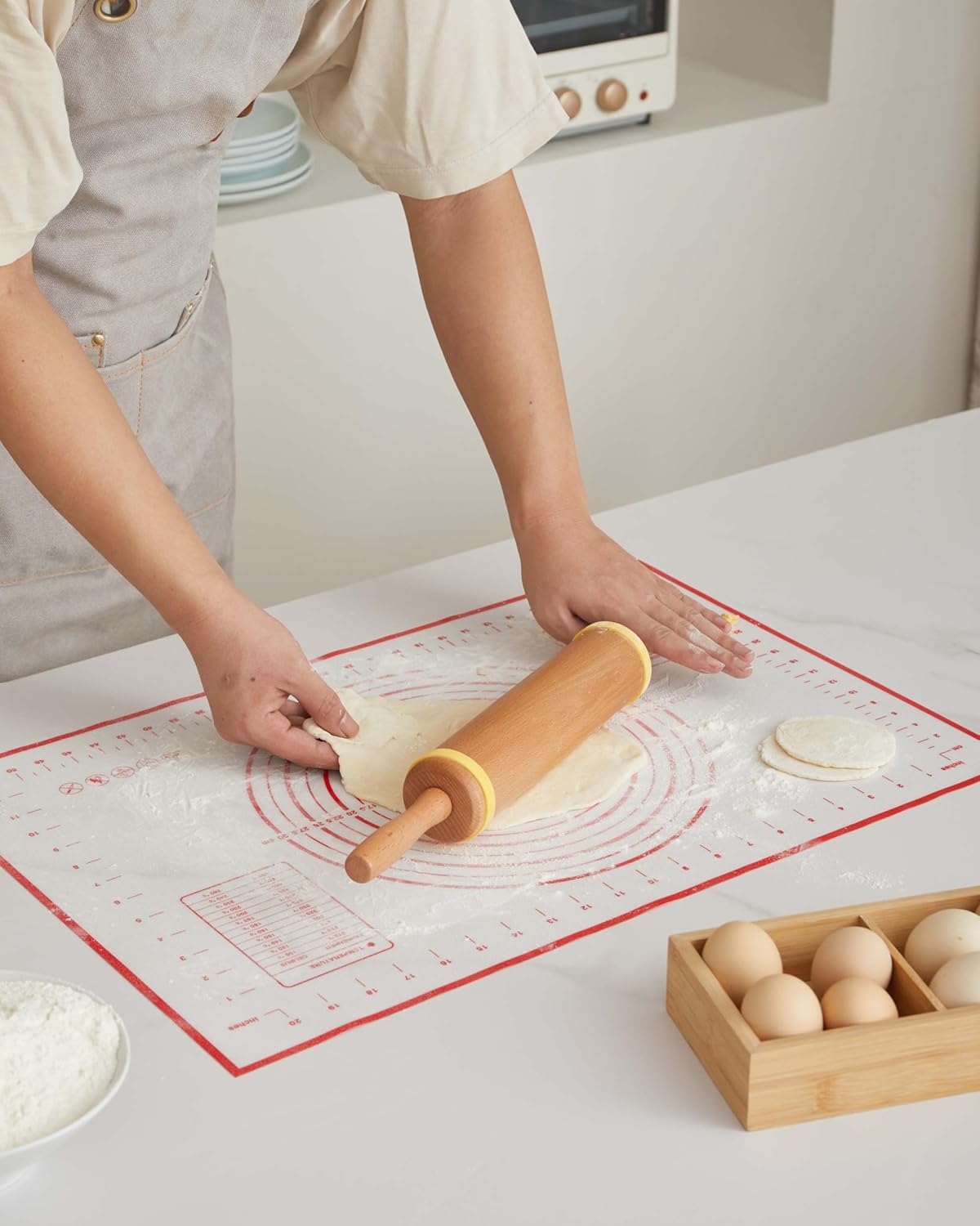 Classic Wood Rolling Pin, 17" Rolling Pins for Baking with Silicone Mat and Adjustable Thickness Rings, Pasta Roller with Wood Base, Fondant Roller for Pie Crust, Cookies, Pizza Dough and Bread