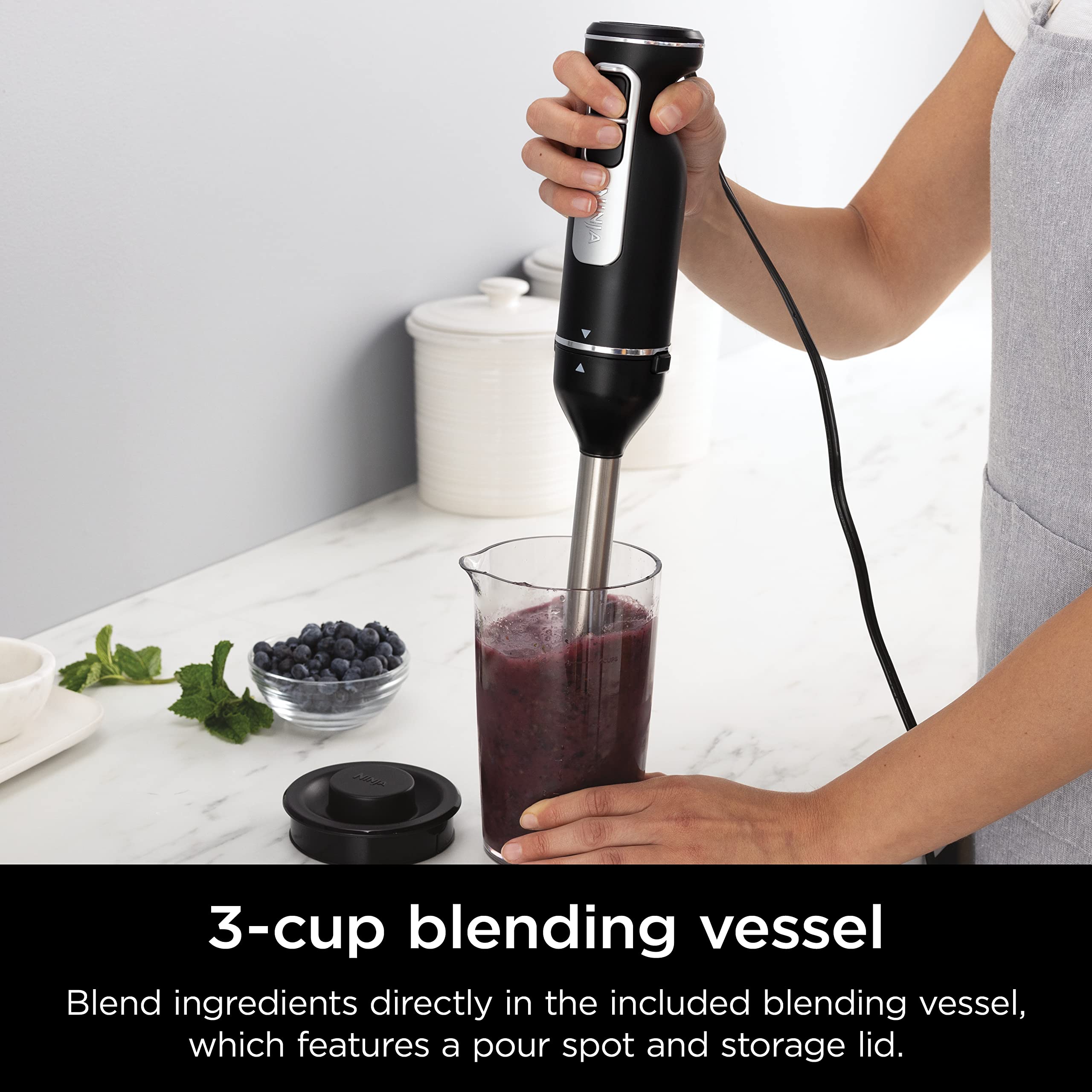 Mikser ręczny Ninja, blender ręczny, system miksera Foodi Power Mixer, 750-watowy szczytowy ręczny blender do emulsji i elektryczny mikser ręczny Combo z trzepaczką, ubijaczkami i 3-filiżankowym pojemnikiem do mieszania, 120 woltów, czarny CI101