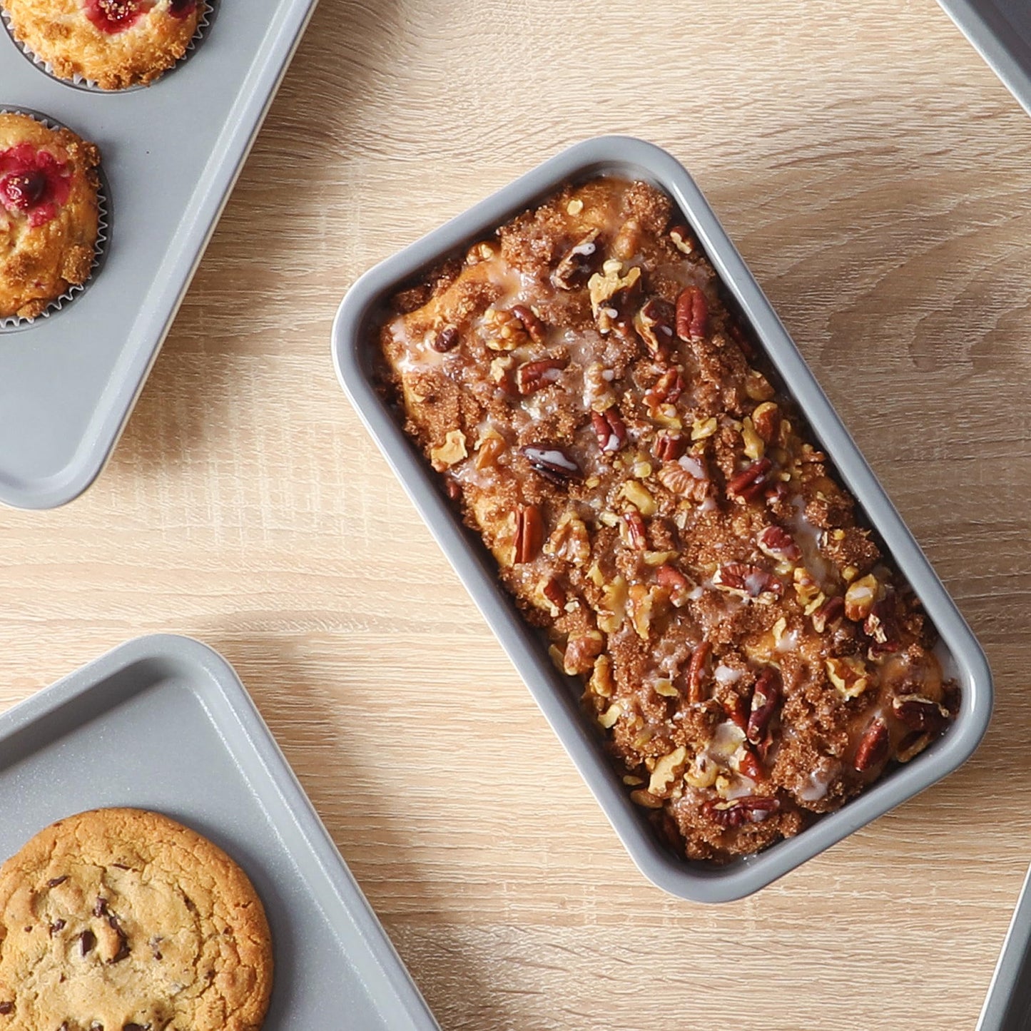 SUR LA TABLE Kitchen Essentials Bake Sale 9 X 5 Inch PFOA, PFAS, PTFE Free Nonstick Loaf Pan - Linen White