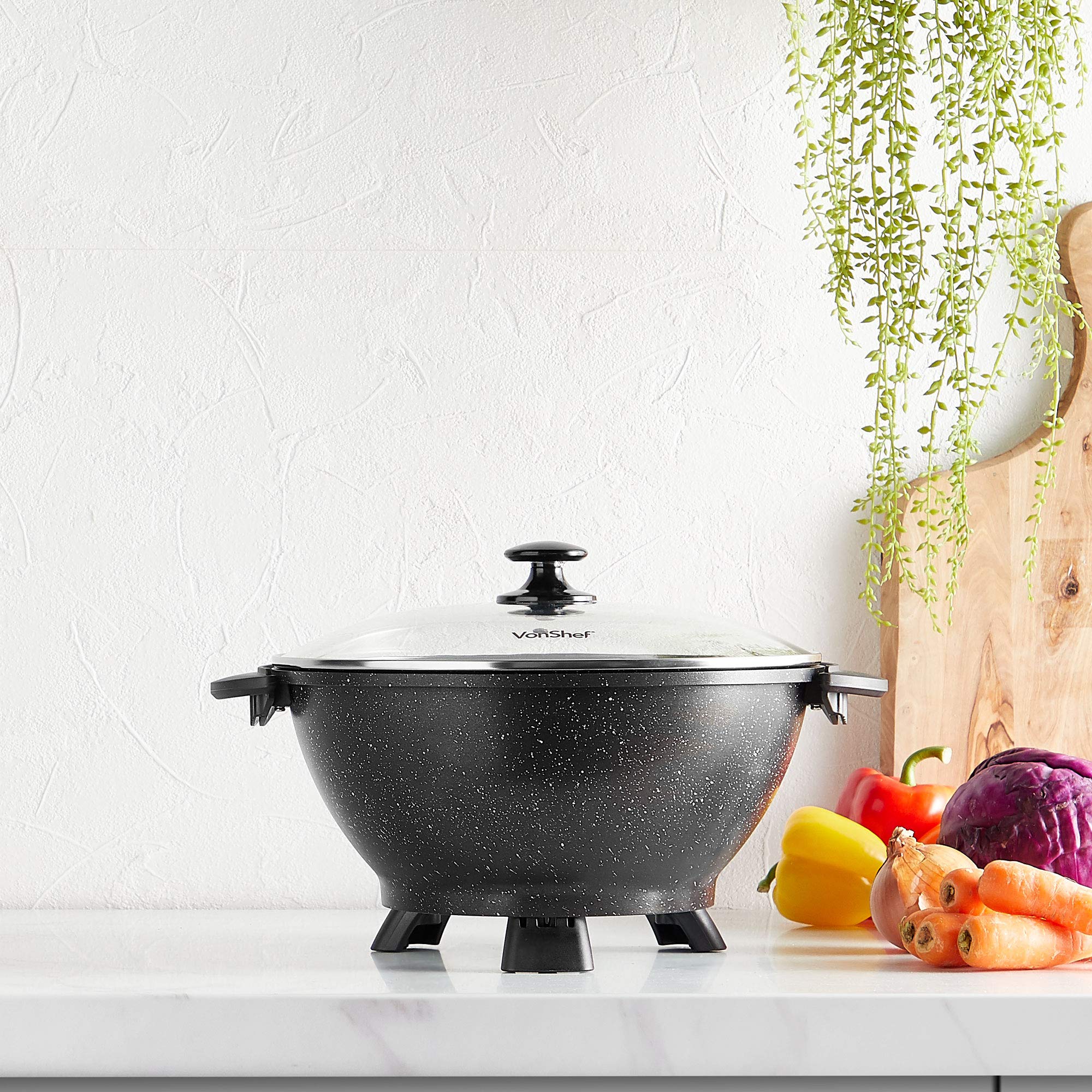 Електрична сковорода-вок VonShef 7.4Qt з кришкою – регульований контроль температури – ручки з холодним покриттям – антипригарне покриття, легко миється – 14 дюймів