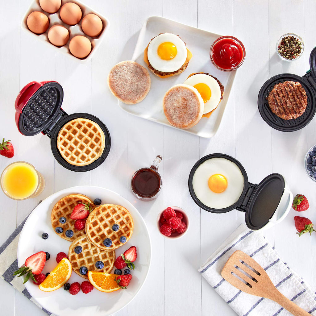 DASH Mini Waffle Maker + Grill + Griddle, 3 w 1 - Czerwony/Aqua/Biały