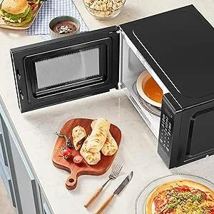 Mikrofalówka retro z 11 poziomami mocy, szybkie gotowanie wieloetapowe, szybkie gotowanie/rozmrażanie czasowe, funkcja pamięci, blokada dziecięca, 700 W