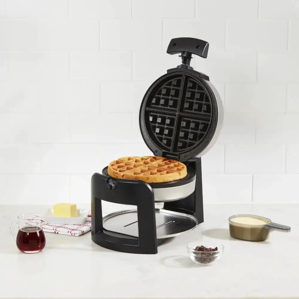 Round Flip Belgian Waffle Maker, Black/Silver, 1 inch thick, waffle maker mini